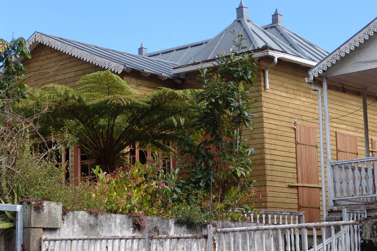 Maisons cr&eacute;oles