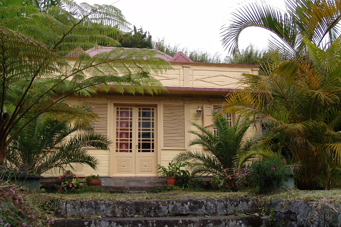 Maisons cr&eacute;oles