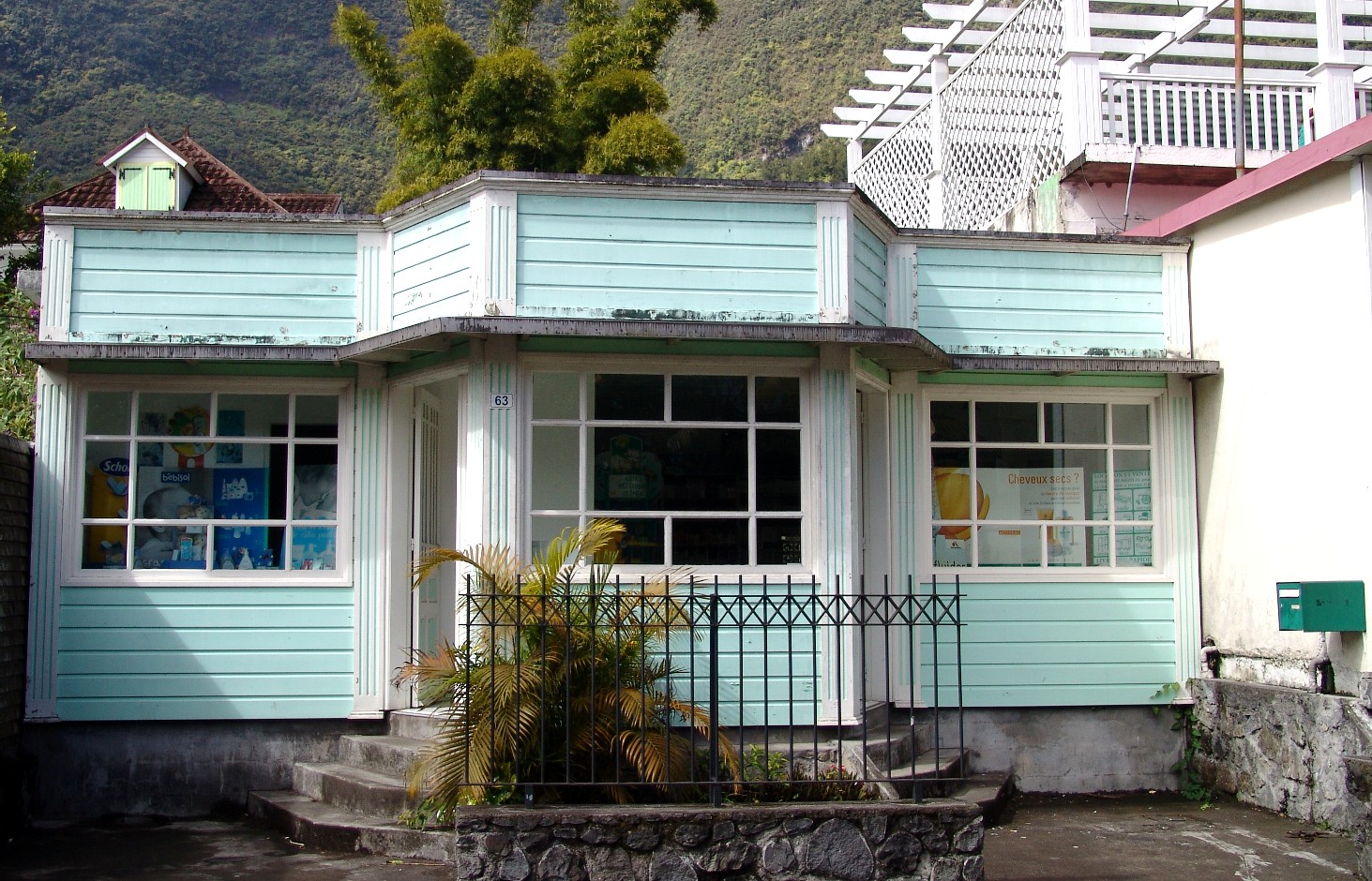 Maisons cr&eacute;oles