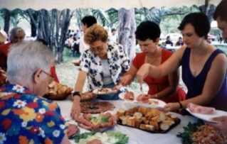 Repas Champ 99 1.jpg (402609 octets)